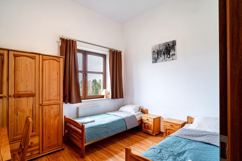 Baza noclegowa pokoj 00001